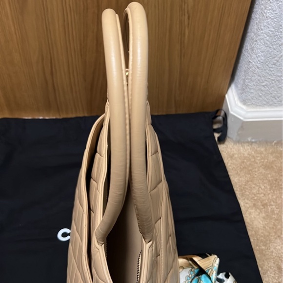 Chanel Lambskin Medallion Beige Tote Gold Hardware with ENTRUPY Good used cond - Picture 2 of 12